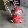 Image 1 : VINTAGE PULLMAN SHOP VAC