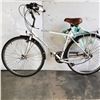 Image 1 : WHITE DIAMONDBACK BIKE