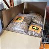 Image 1 : BOX OF CAN GRO COCONUT HUSK CHIPS REPOTTING MEDIA