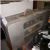 Image 2 : 2 VINTAGE SPACE HEATERS