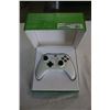 Image 2 : XBOX ONE WIRELESS CONTROLLER WHITE IN BOX -STORE RETURN, UNTESTED