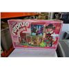Image 1 : VINTAGE 1972 BARBIE SURPRISE HOUSE IN BOX