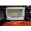 Image 2 : BLACK DANBY DESIGNER MICROWAVE
