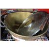 Image 2 : BRASS POT AND MCM SERVING TRAY