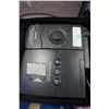 Image 2 : CPAP MACHINE W/ MASKS