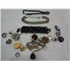 Image 2 : BLUE JEWELRY BOX WITH CONTENTS