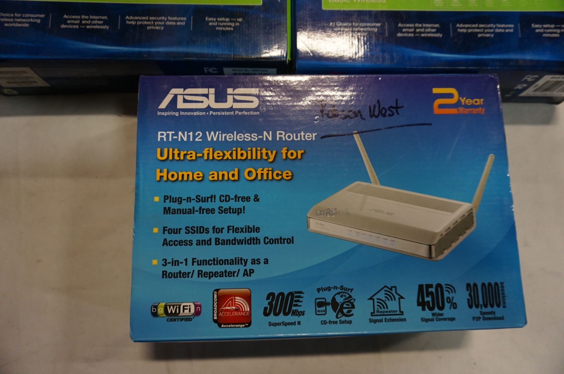 3 ROUTERS IN BOX