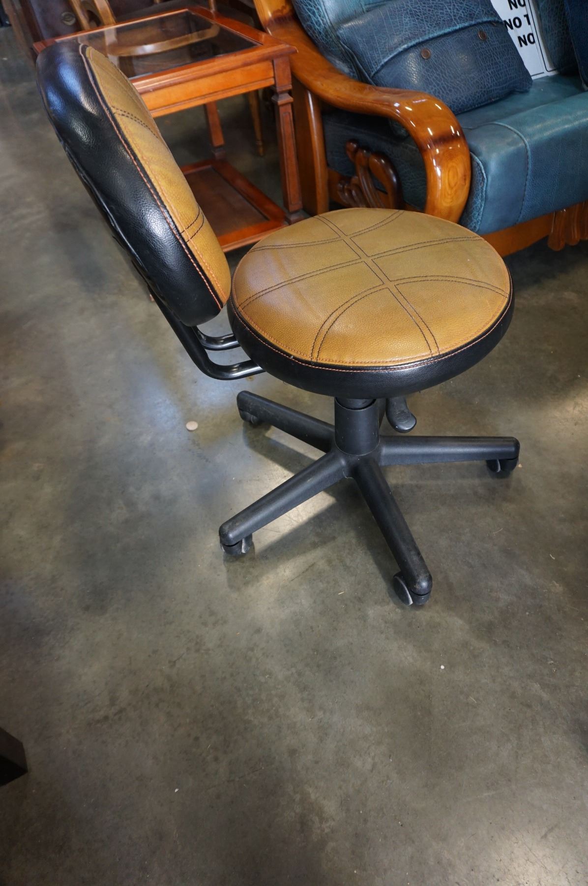 BASKET BALL THEMED OFFICE CHAIR - Big Valley Auction