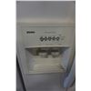 Image 2 : WHITE KENMORE FRIDGE W/ WATER AND ICE DISPENSER