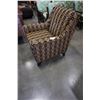Image 2 : DESIGNER OCCASIONAL CHAIR