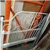 Image 2 : WHITE QUEEN SIZE METAL BED FRAME