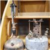 Image 2 : 3 VINTAGE OIL LANTERNS