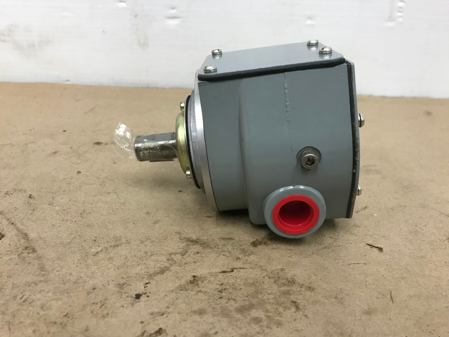 DEVLIEG PLUGGING SWITCH ALLEN BRADLEY 808-M4 - BTM Industrial