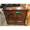 Image 1 : 2 Drawer Night Stand - 16" x 24" x 21" tall
