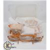 Image 1 : SERVING SET NEW IN PACKAGING