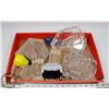 Image 1 : BOX OF CRYSTAL AND GLASS STATUES AND MORE