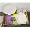 Image 1 : LARGE BOX OF VINTAGE SERVING TRAYS