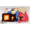 Image 1 : ASSORTED KNITTED BEGINNINGS