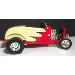 HOTWHEELS 2001 DEUCES WILD DIE CAST 1:24 SCALE.