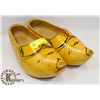 Image 1 : PAIR OF DECORATIVE WOOD SHOES
