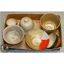 FLAT OF ASSORTED POTTERY