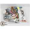 Image 1 : BAG OF DOG LEASHES AND/OR COLLARS