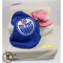 DOGGY STEPS, DOG BOOTS SZ MED, OILERS DOG SWEATER