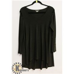 NEW WITH TAGS PRETTY WOMAN WOMENS SHIRT
