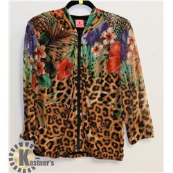 NEW WITH TAG WOMENS SHIRT