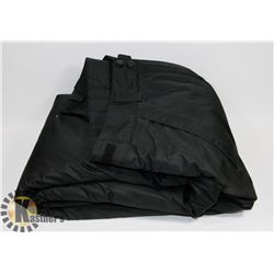 PAIR OF NEW MOUNTAIN RIDGE MEN'S SIZE L