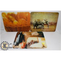 LOT OF THREE GLASS CUTTING BOARDS