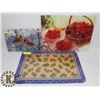 Image 1 : LOT OF THREE GLASS CUTTING BOARDS