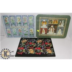 LOT OF THREE GLASS CUTTING BOARDS