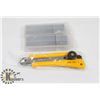 Image 1 : NEW BOX CUTTER WITH 100 18MIL BLADES