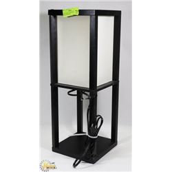 WHITE SIDES LAMP WITH DARK WOOD OPEN BASE