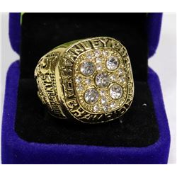 1990 OILERS MARK MESSIER REPLICA STANLEY CUP RING.