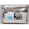 Image 1 : NEW MARTHA STEWART PLEATED KING SIZE QUILT
