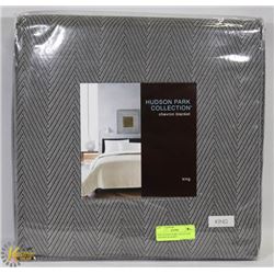 NEW HUDSON PARK COLLECTION CHEVRON BLANKET