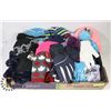 Image 1 : CASE OF NEW YOUTH SIZE WINTER HATS, GLOVES,