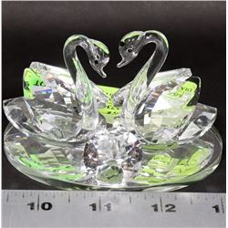 CRYSTAL SWAN DISPLAY WITH DIAMOND SHAPED CRYSTAL