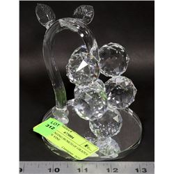 LARGE HANGING BUMCH OF GRAPES ON A GRAPE VINE