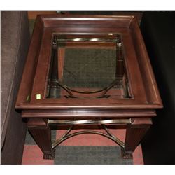 NEW WOOD, GLASS AND METAL END TABLE. FURNITURE