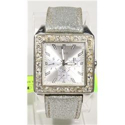 GUESS LADIES WATCH WITH SILVER BAND & CRYSTALS