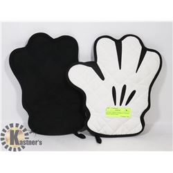 LOT OF 2 DISNEY PARKS AUTHENTIC RIGHT HAND OVEN