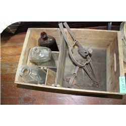 Wooden Box with 3 Bottles and 2 Traps