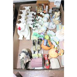 Flat of Shelf Ornaments
