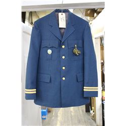 RCAF Officers Tunic with 4 RCAF Badges - Very Nice Condition