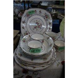 Royal Albert Petit Point Dishes (13 pcs)