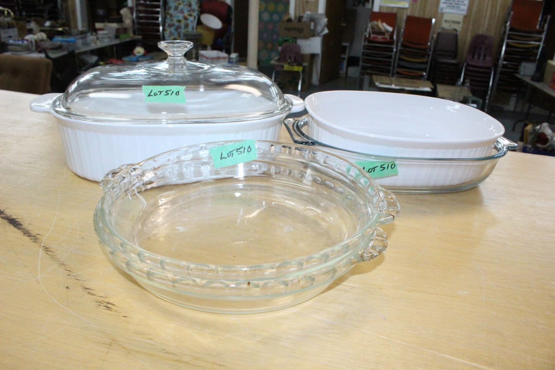 Two Glass Pyrex Pie Plates; a Roasting Dish and 2 Open Baking Dishes