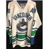 Image 2 : RYAN KESLER CCM CANUCKS HOCKEY JERSEY (SIZE 50)